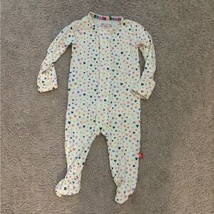 Nwot! Magnetic me love at first sight baby girl footie